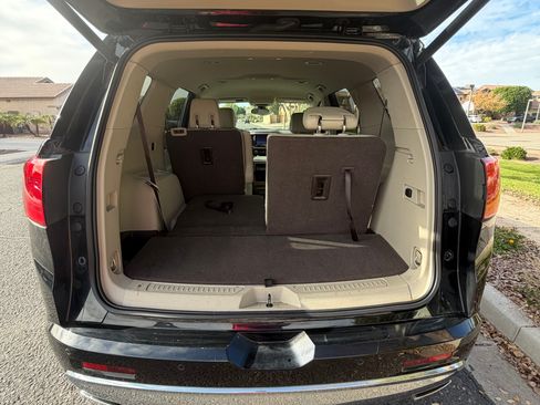 Used 2017 GMC Acadia Denali w/ Technology Package image 8