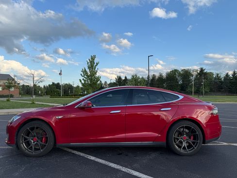 Used 2014 Tesla Model S RWD image 2