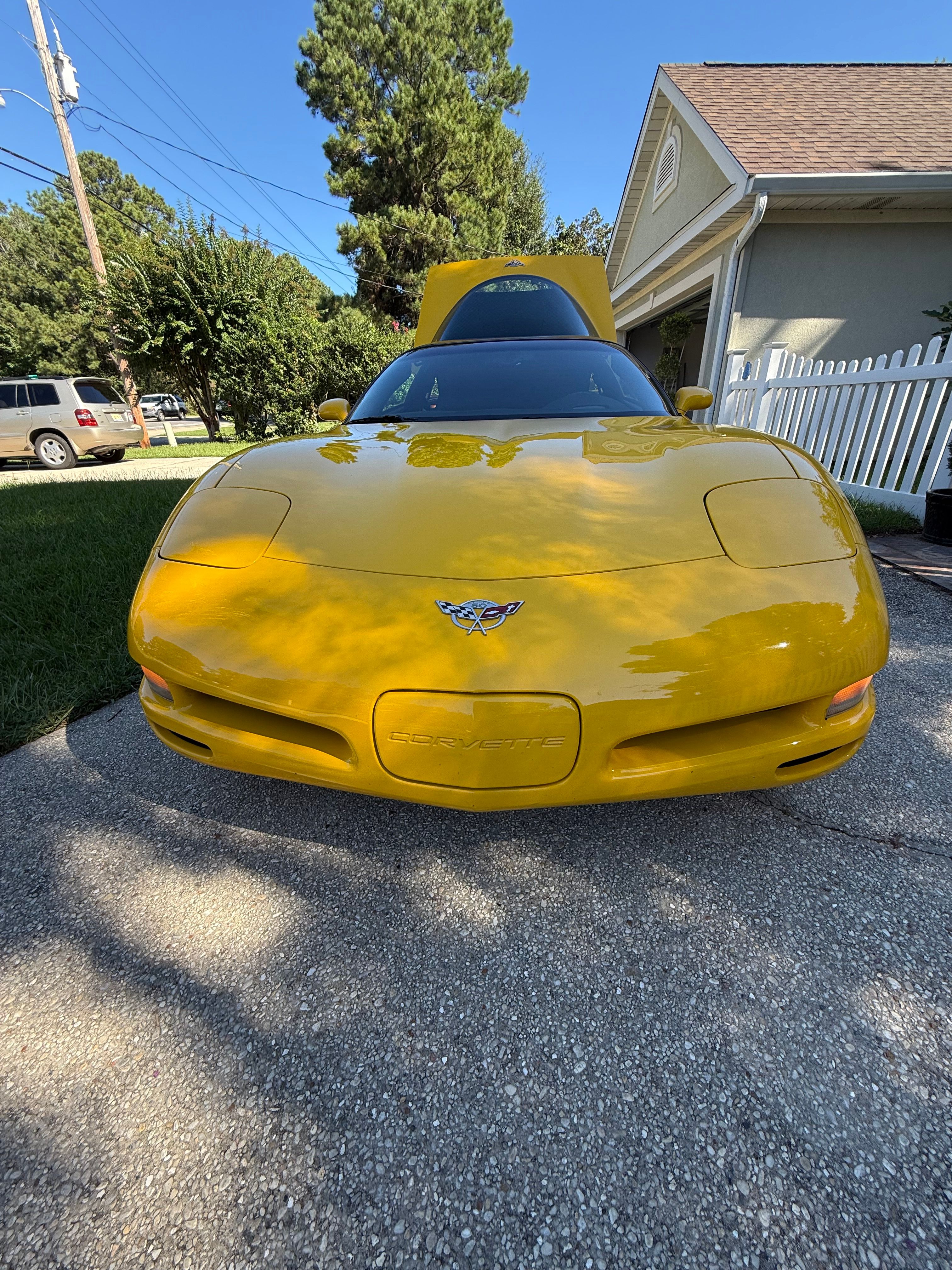 Used 2003 Chevrolet Corvette Coupe w/ Preferred Equipment Group RWD image 9
