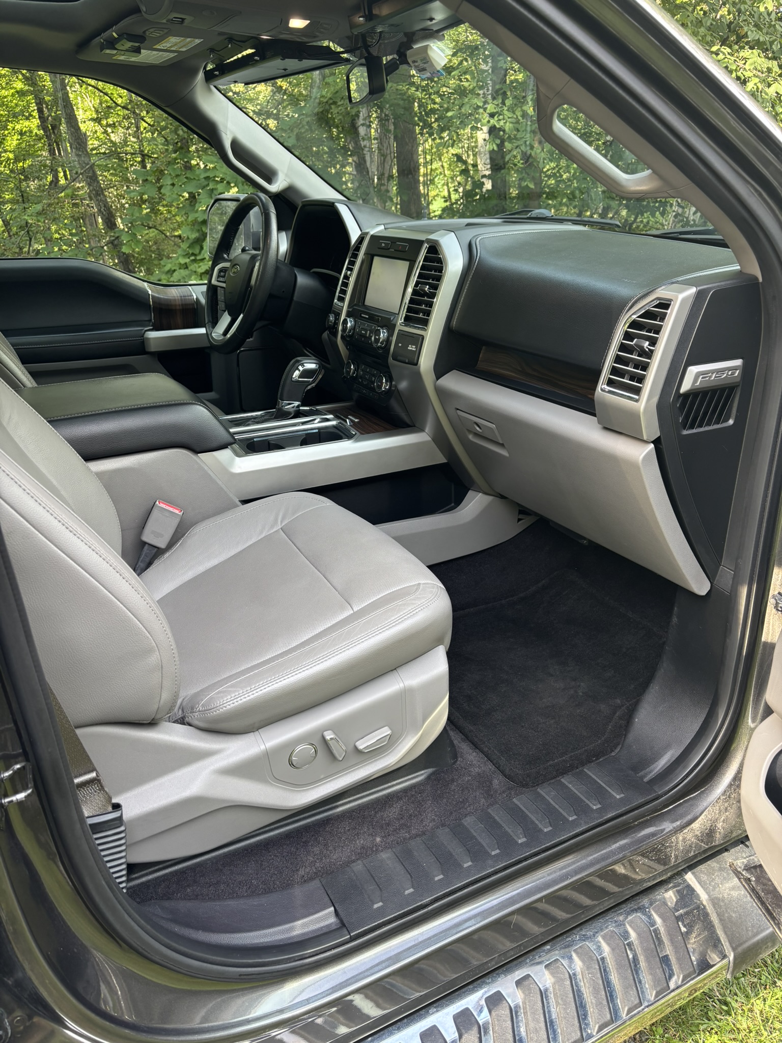 Used 2015 Ford F150 Lariat AWD/4WD image 21