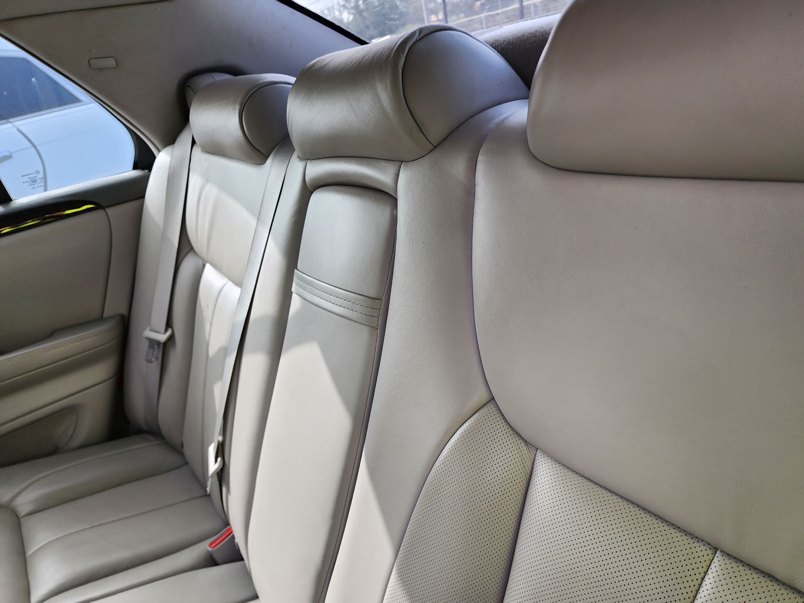 Used 2008 Cadillac DTS w/ Sun And Navigation Package FWD image 13