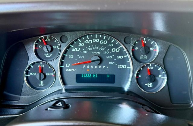 Used 2008 Chevrolet Express 3500 Passenger w/ LT Preferred Equipment Group RWD image 15