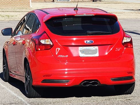 Used 2014 Ford Focus ST w/ Equipment Group 202A image 2