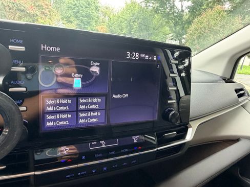 Used 2022 Toyota Sienna LE FWD image 12