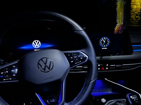 Used 2024 Volkswagen Golf R image 15