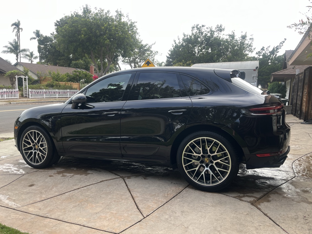 Used 2020 Porsche Macan Turbo AWD/4WD image 9