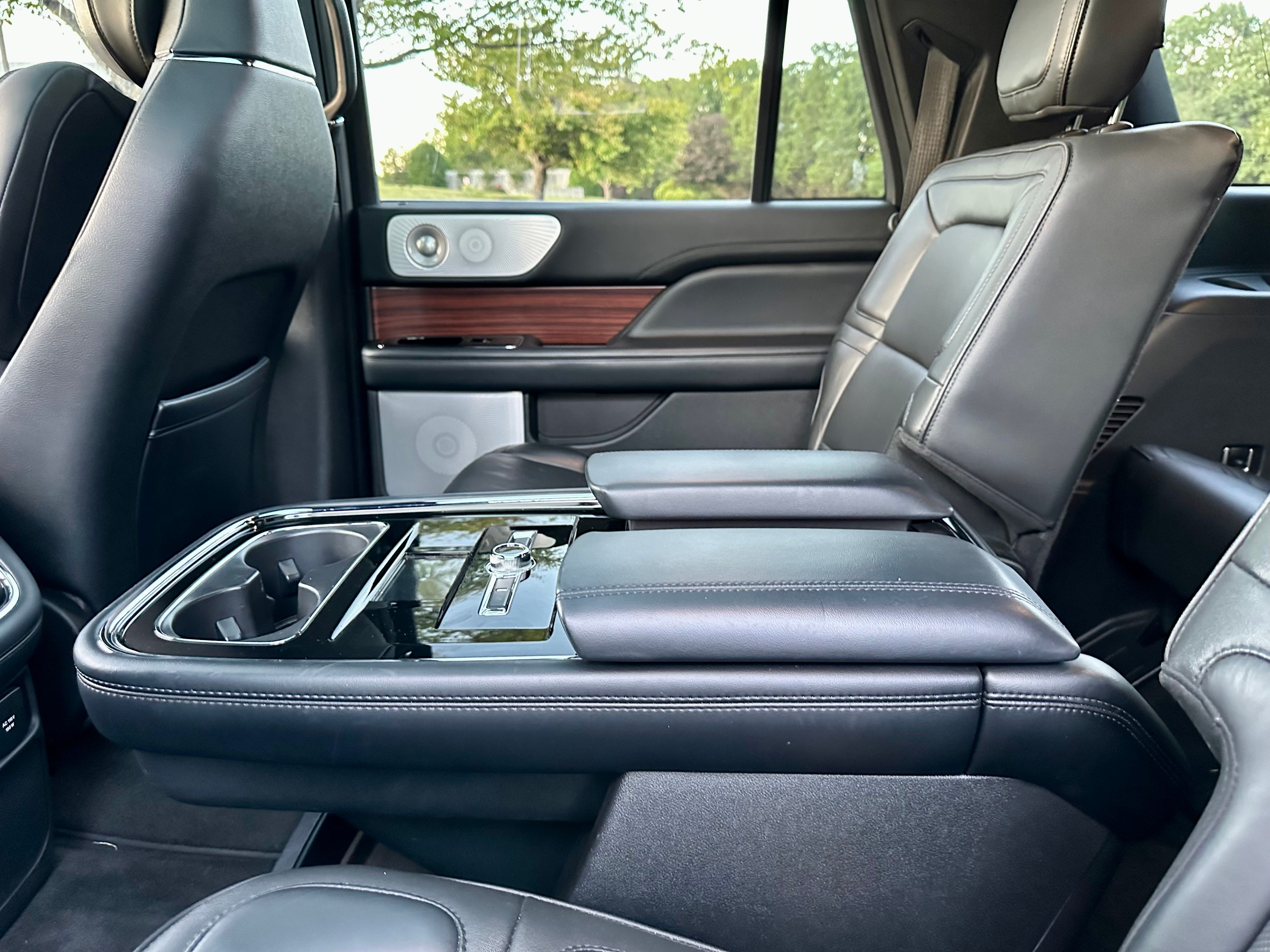 Used 2019 Lincoln Navigator L Reserve AWD/4WD image 17