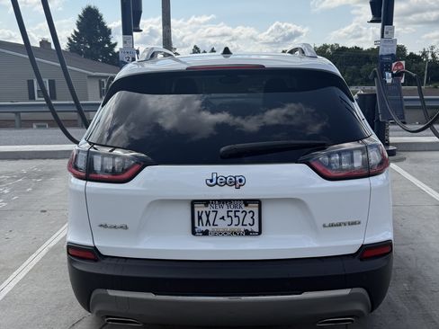 Used 2021 Jeep Cherokee Limited AWD/4WD image 8