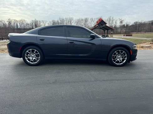 Used 2017 Dodge Charger SXT w/ AWD Plus Group image 8