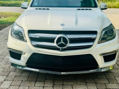 Used 2015 Mercedes-Benz GL 550 4MATIC image 6
