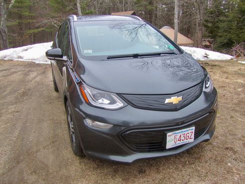 Used 2021 Chevrolet Bolt Premier w/ Infotainment Package image 2