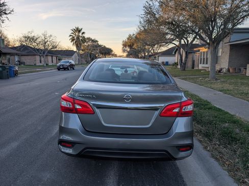 Used 2017 Nissan Sentra S image 5