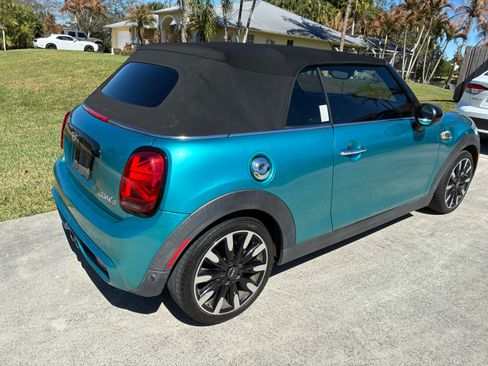 Used 2019 MINI Cooper S w/ Premium Package image 9