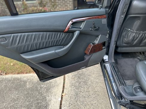 Used 2005 Mercedes-Benz S 600 image 19