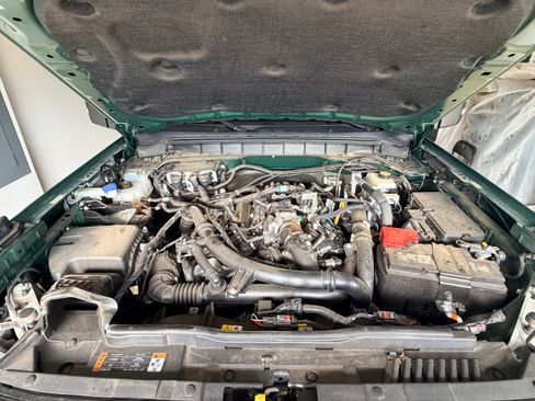 Used 2024 Ford Bronco Wildtrak AWD/4WD image 13