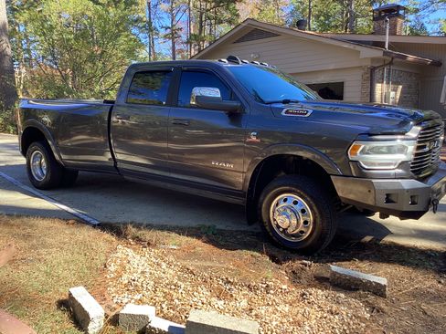 Used 2019 RAM 3500 Laramie image 4