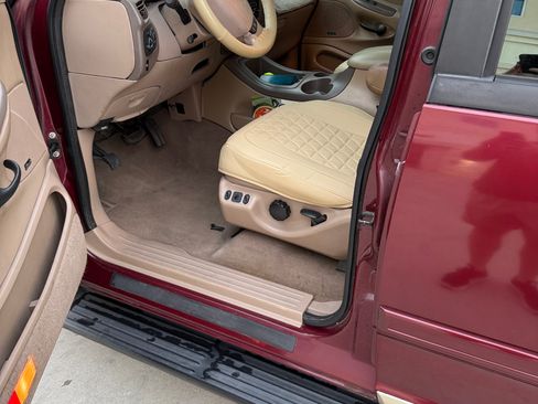 Used 1997 Ford Expedition 2WD image 8