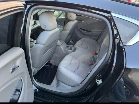 Used 2017 Chevrolet Volt LT w/ Comfort Package FWD image 13