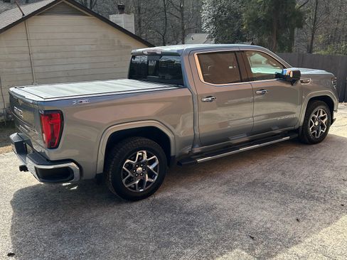 Used 2023 GMC Sierra 1500 SLT w/ SLT Premium Plus Package image 9