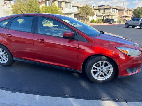 Used 2018 Ford Focus SE image 6