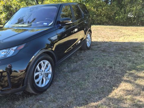 Used 2018 Land Rover Discovery SE image 8