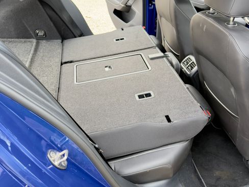 Used 2017 Volkswagen Golf 4-Door image 16