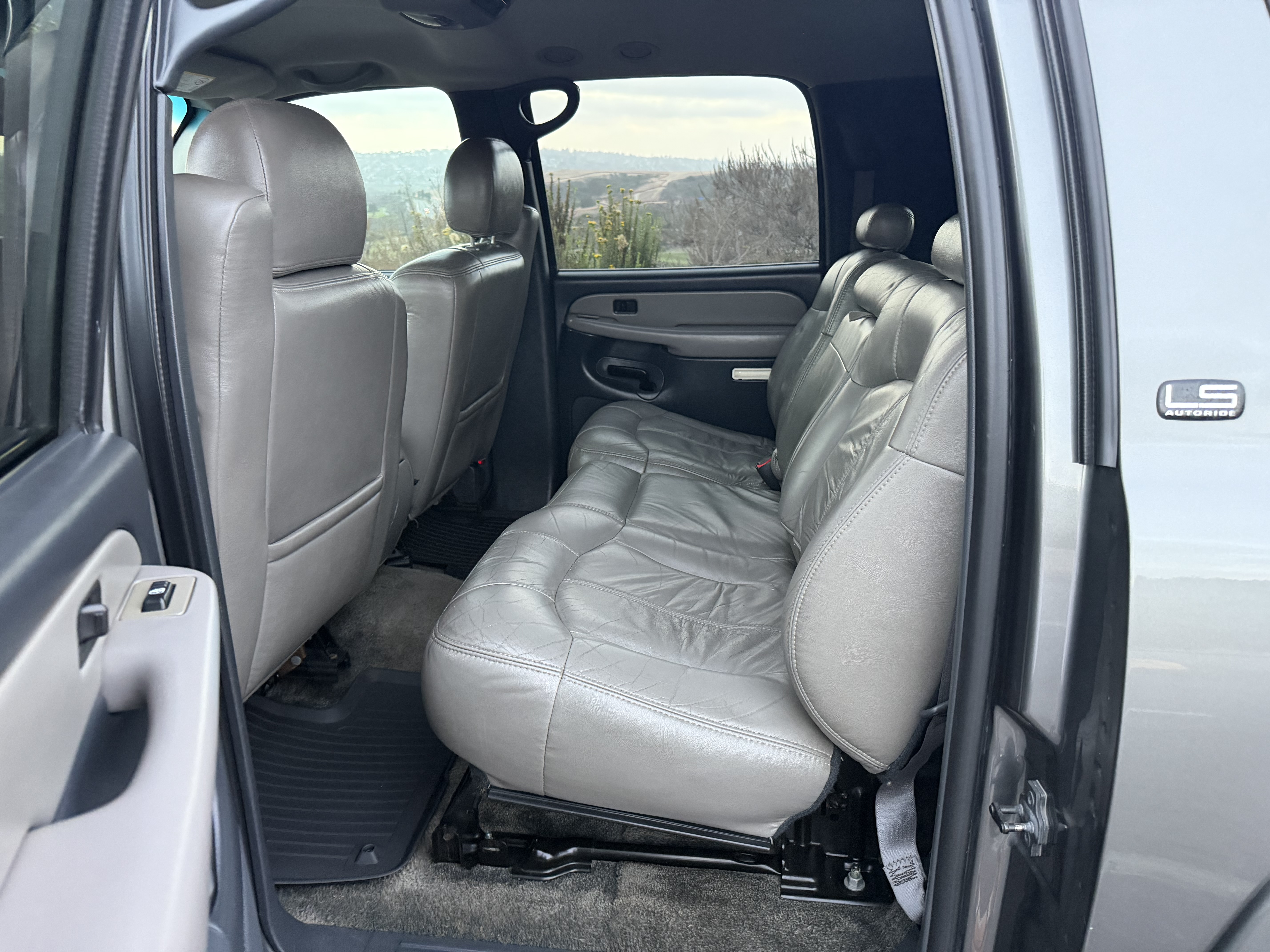 Used 2002 Chevrolet Suburban 2500 LS AWD/4WD image 19