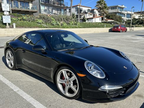 Used 2014 Porsche 911 Carrera S image 4