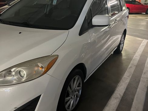 Used 2012 MAZDA MAZDA5 Sport image 4