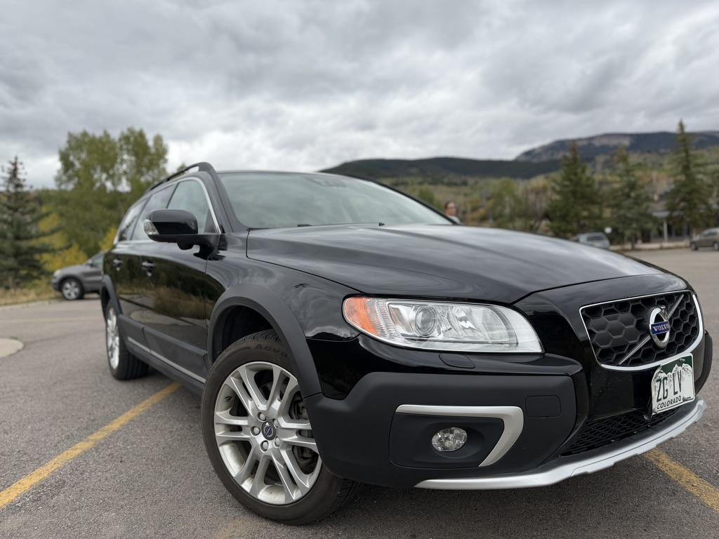 Used 2016 Volvo XC70 T5 Platinum w/ Protection Package AWD/4WD image 1