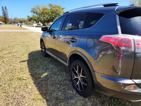 Used 2018 Toyota RAV4 SE w/ Power Extra Value Package image 9