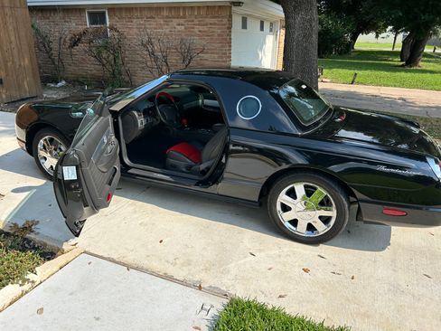 Used 2002 Ford Thunderbird RWD image 8