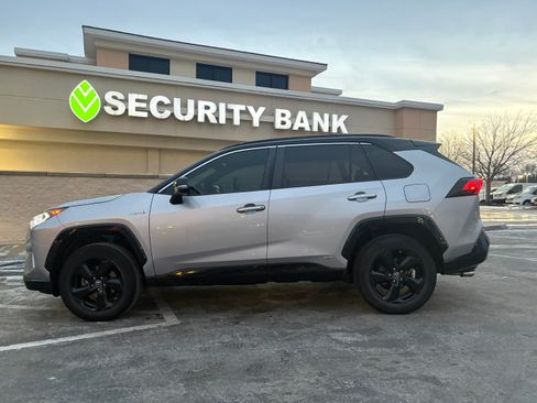 Used 2019 Toyota RAV4 XSE image 17