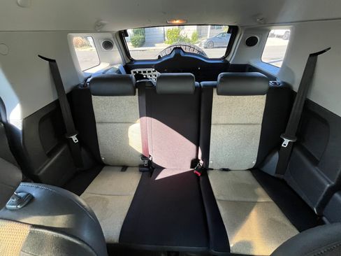 Used 2010 Toyota FJ Cruiser Sport Utility 2D image 17