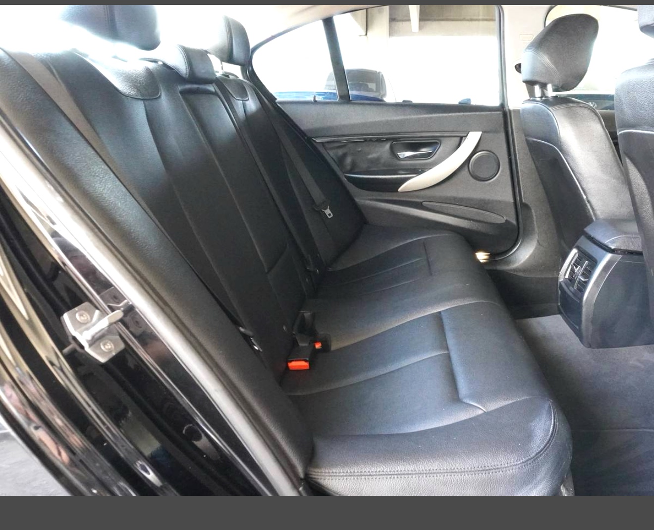 Used 2015 BMW 320i Sedan RWD image 10
