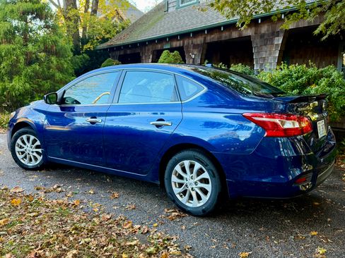 Used 2016 Nissan Sentra SV w/ Style Package image 4