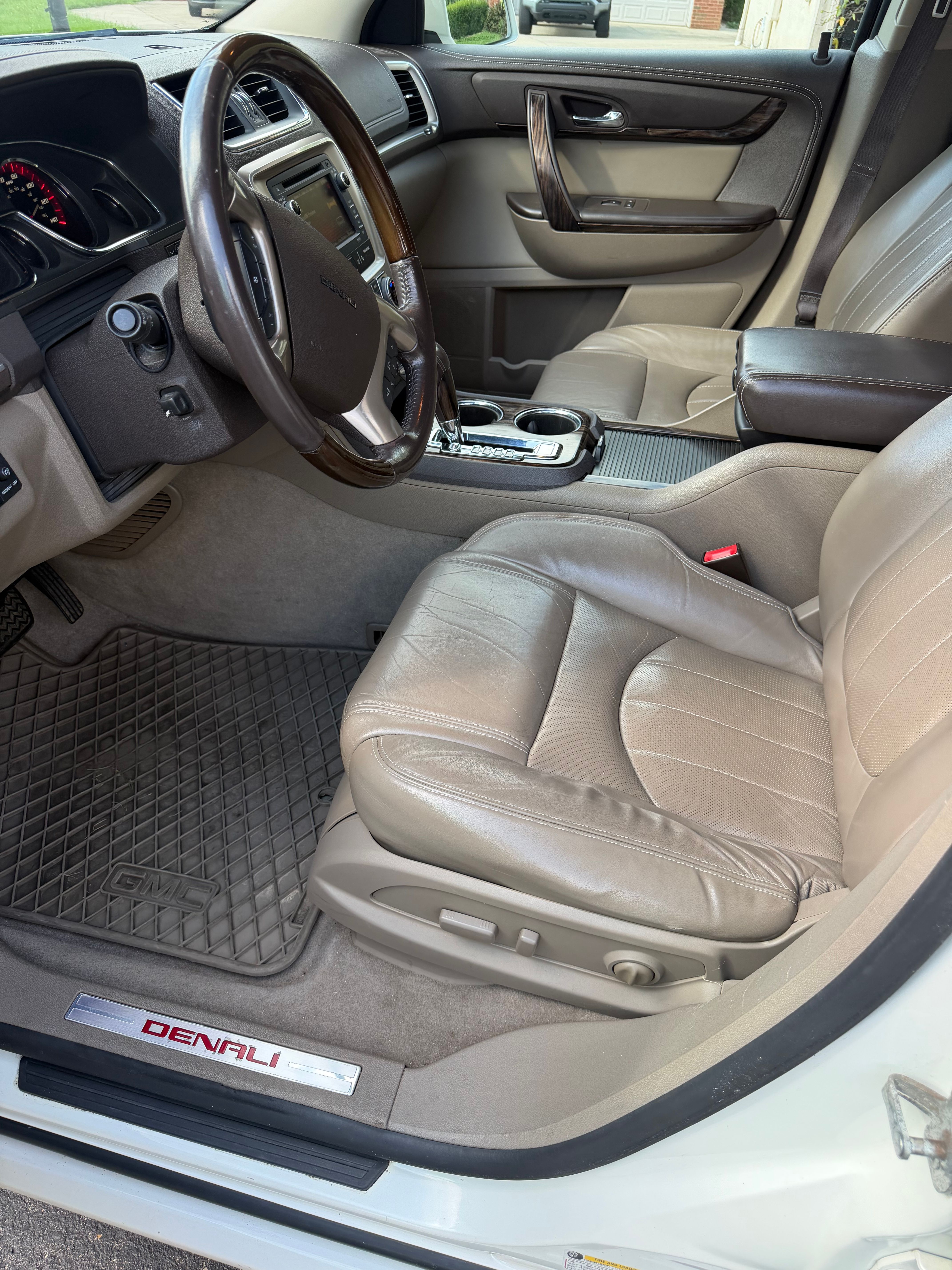 Used 2014 GMC Acadia Denali AWD/4WD image 6
