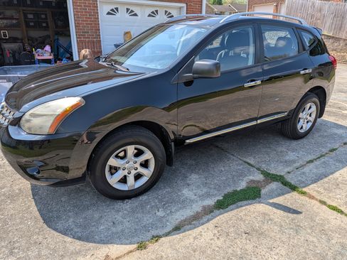 Used 2015 Nissan Rogue S w/ Convenience Package image 2