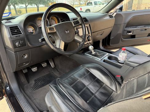 Used 2010 Dodge Challenger R/T image 15