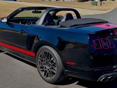 Used 2014 Ford Mustang Shelby GT500 w/ Equipment Group 821A image 13