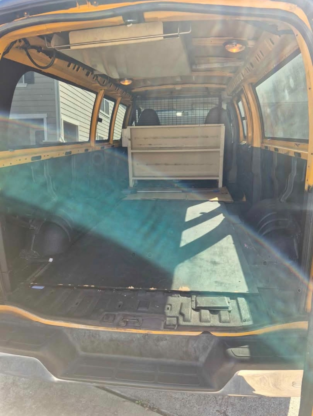 Used 2014 Chevrolet Express 3500 Extended RWD image 5