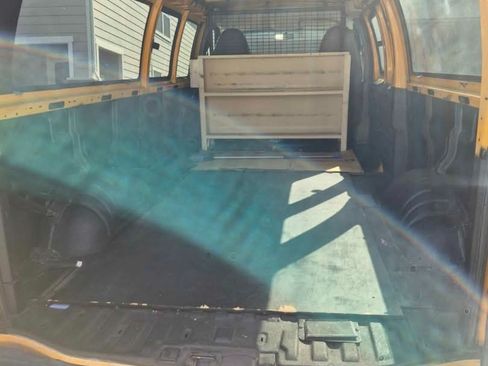 Used 2014 Chevrolet Express 3500 Extended RWD image 5