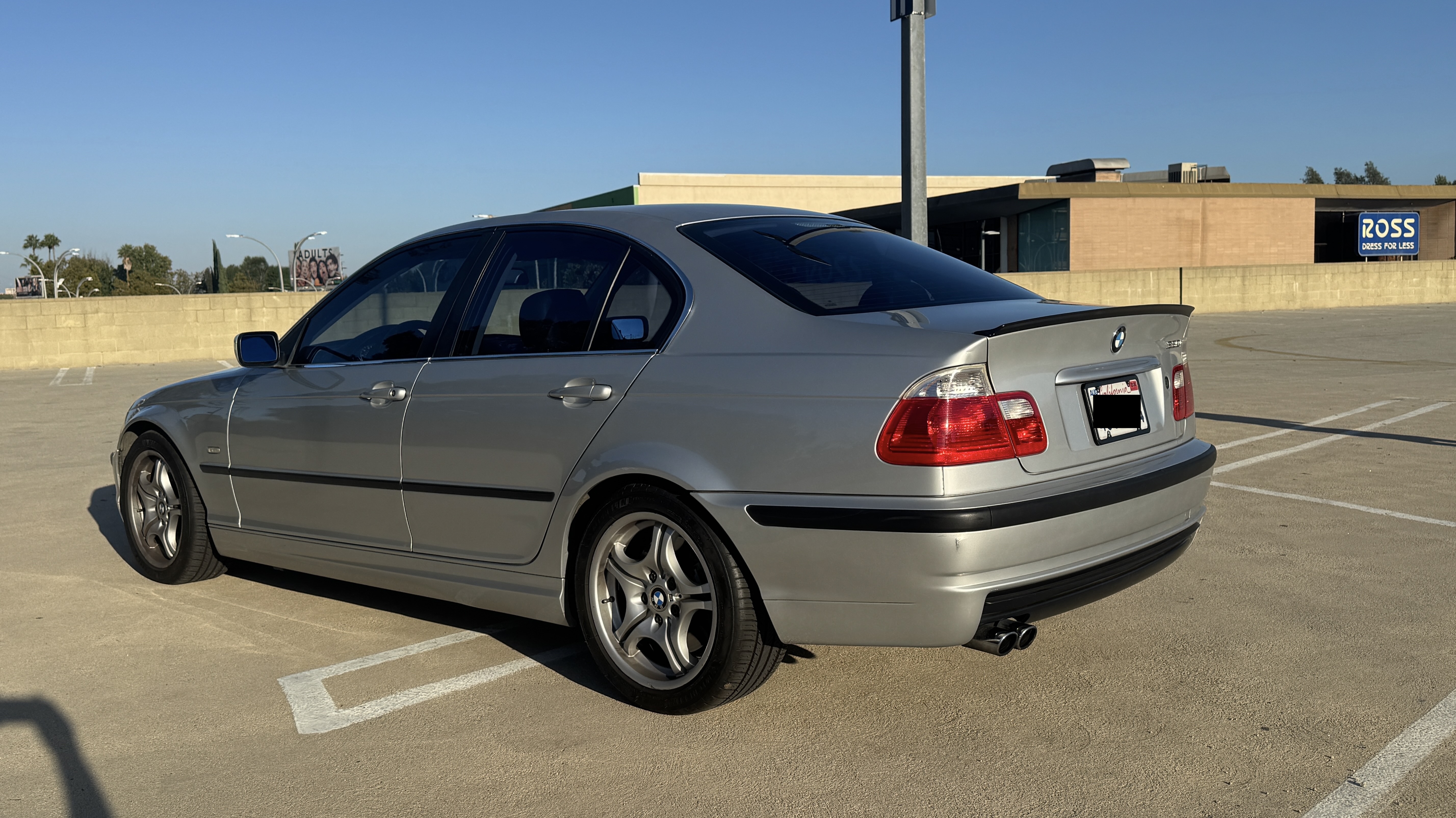 Used 2001 BMW 330i Sedan image 4