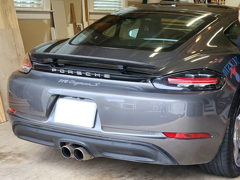 Used 2018 Porsche 718 Cayman S image 4