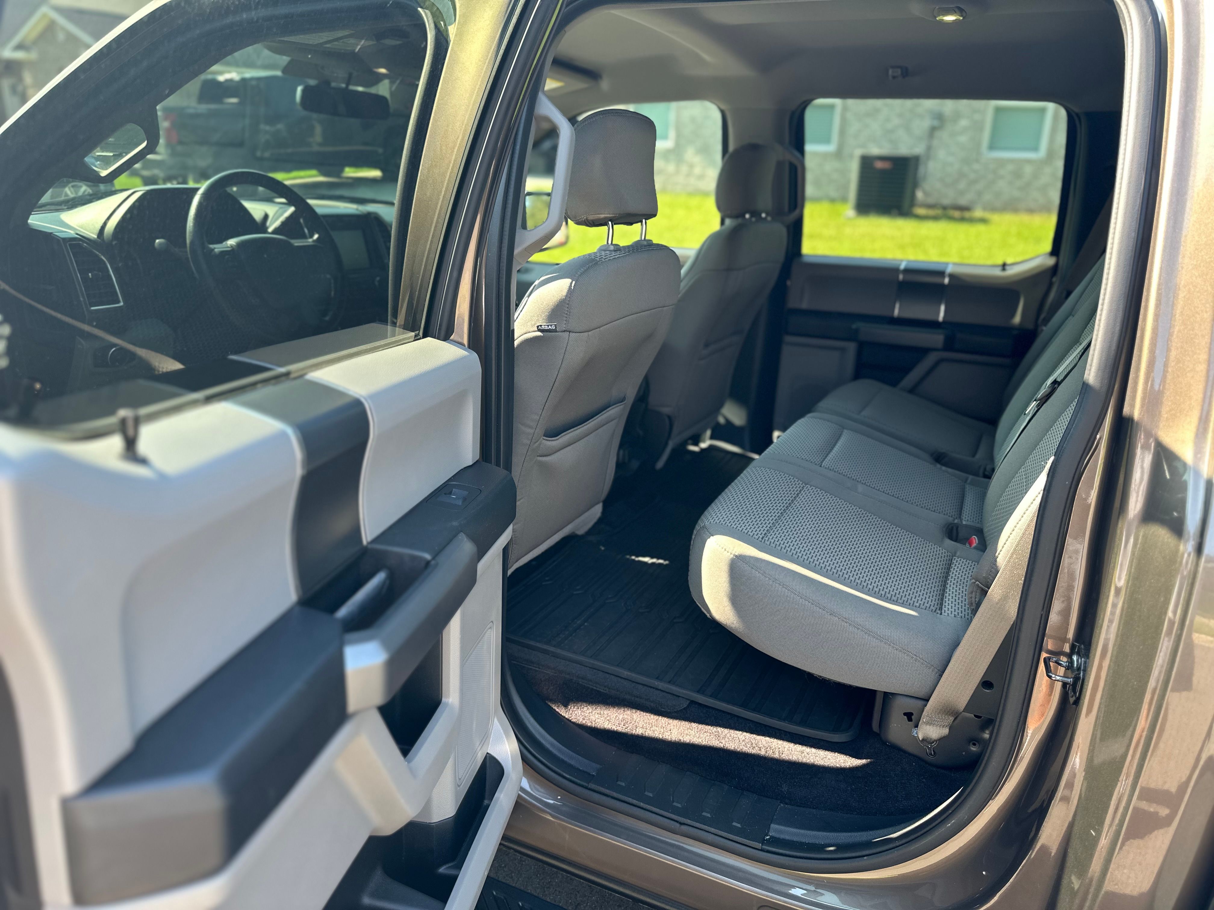 Used 2015 Ford F150 XLT w/ Equipment Group 302A Luxury RWD image 9