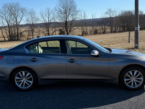 Used 2015 INFINITI Q50 2.0t w/ Moonroof Package image 9