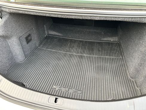 Used 2014 Cadillac XTS Platinum image 24