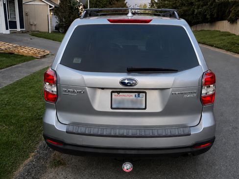 Used 2016 Subaru Forester 2.5i Premium AWD/4WD image 5