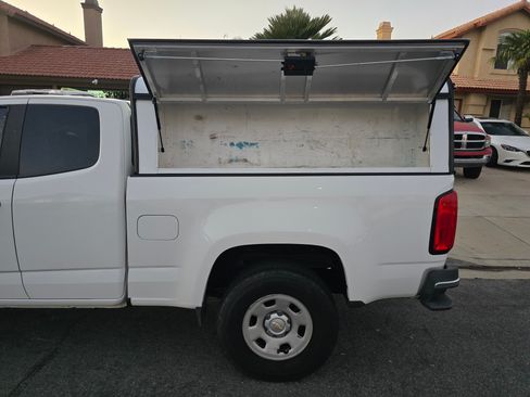 Used 2017 Chevrolet Colorado W/T w/ WT Convenience Package image 5