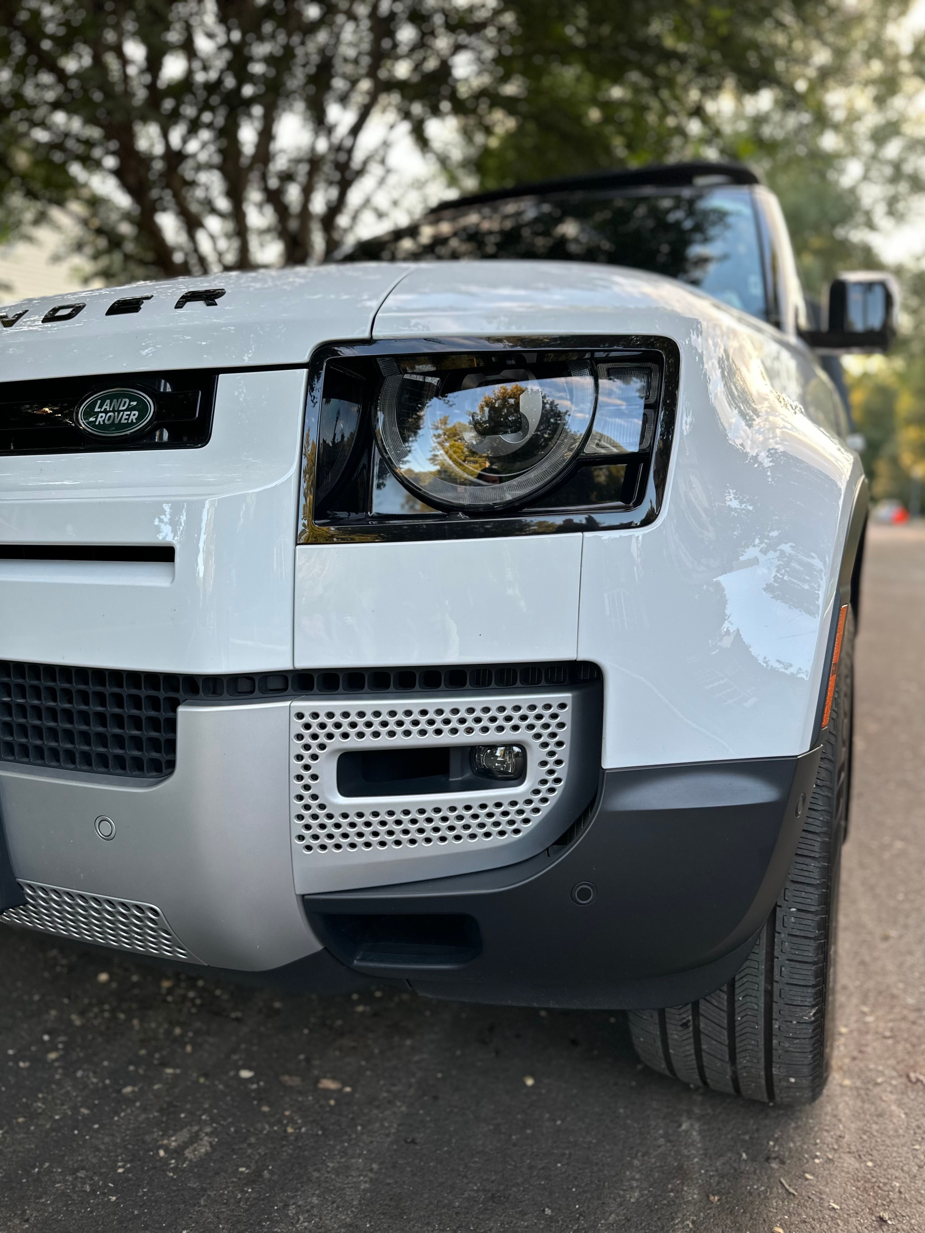 Used 2023 Land Rover Defender 130 SE AWD/4WD image 26
